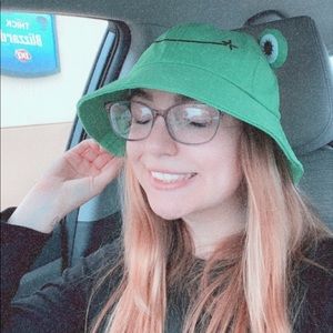 Meet your Posher, Mara